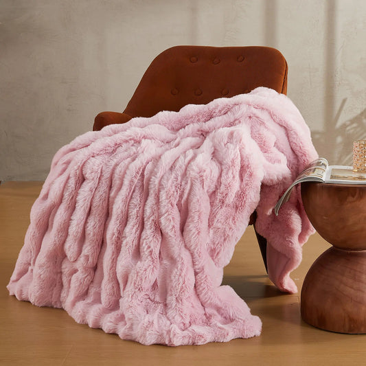 Veluvie Plush Throw – Thick, Fuzzy, and Perfectly Cozy in Blush Pink